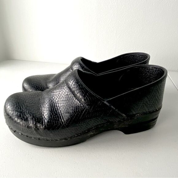 Dansko Women's Medical Professional Clog Black Woven Leather Faux Snake Shoe 42 - Picture 15 of 16